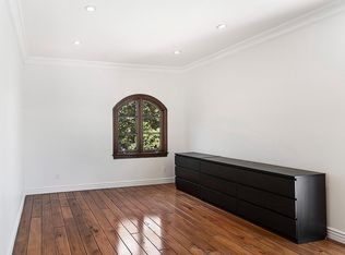 330 Huntley Dr, West Hollywood, CA 90048