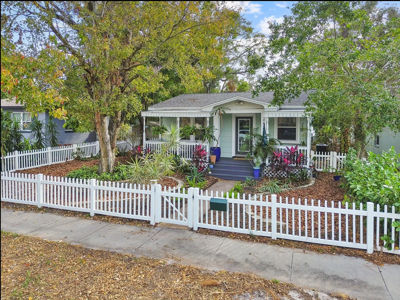 1 bed, 1900 sqft, $1,500 — Photo 1