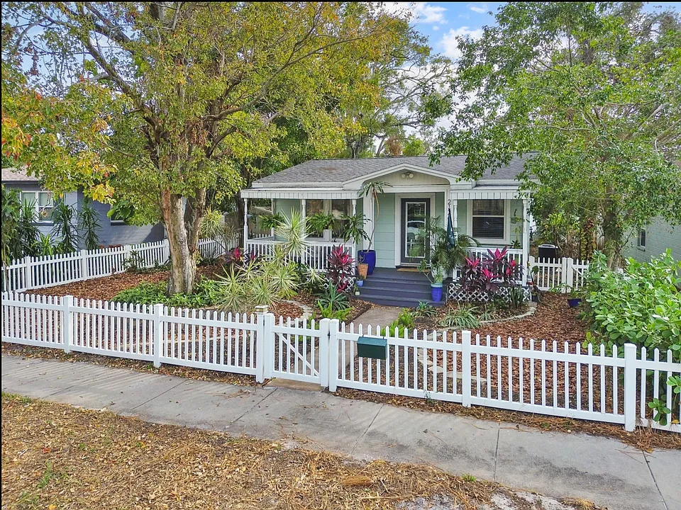 2126 7th Ave N
