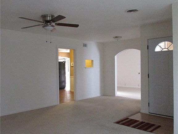 3rd image of 1723 Oldfield Dr