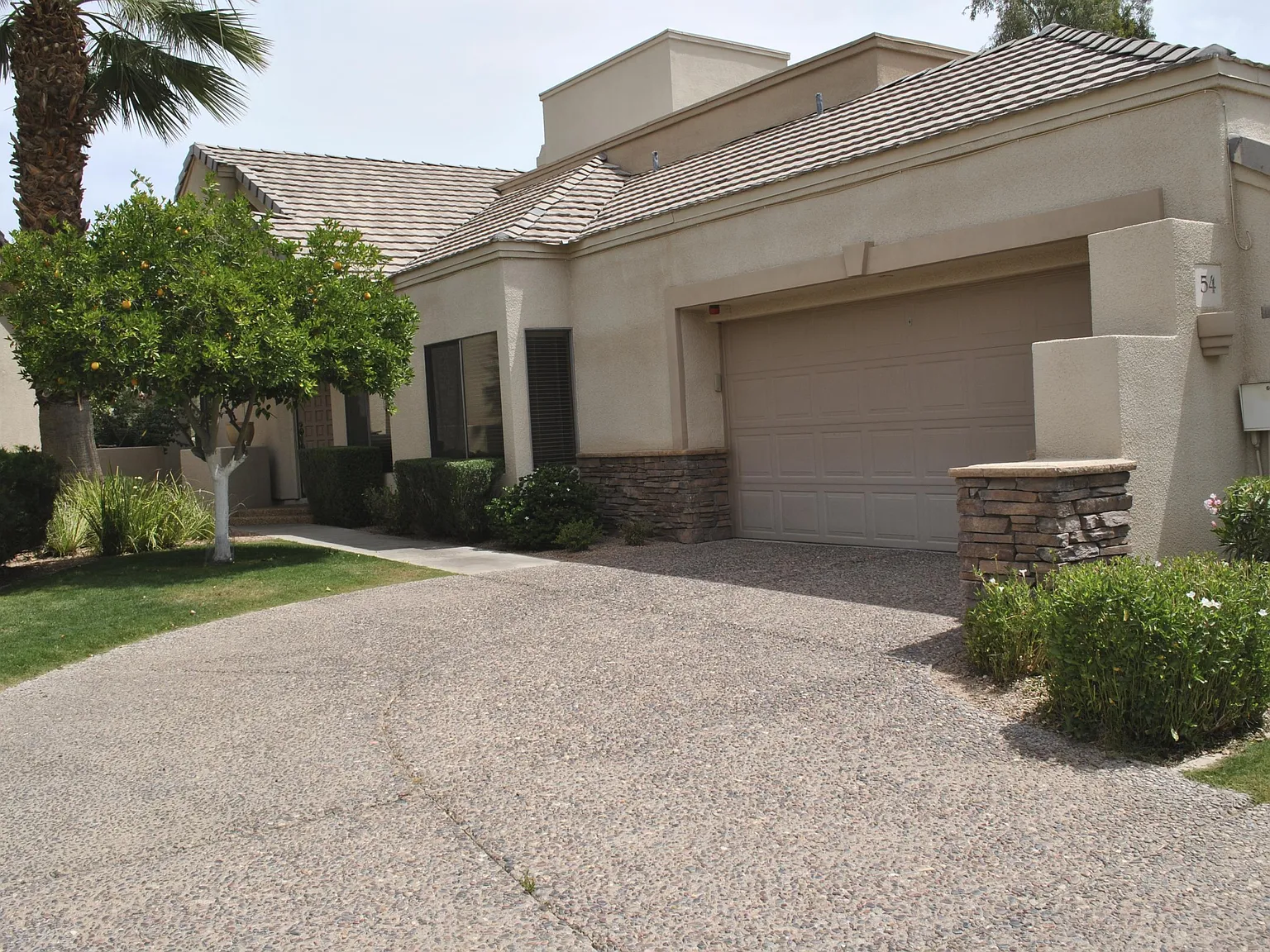 2 bed, 2.0 bath, 1259 sqft, $3,600 — Photo 4