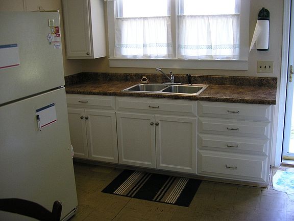 5th image of 216 Mercer St