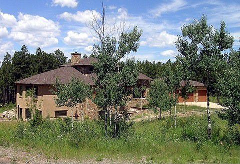 PRIVACY IN NATURAL SETTING