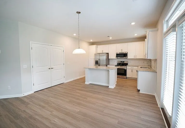 44 Jazz Dr — Photo 11