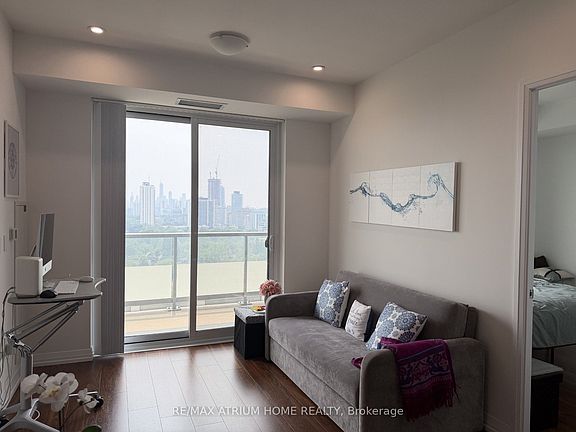 4th image of 25 Holly St #1708