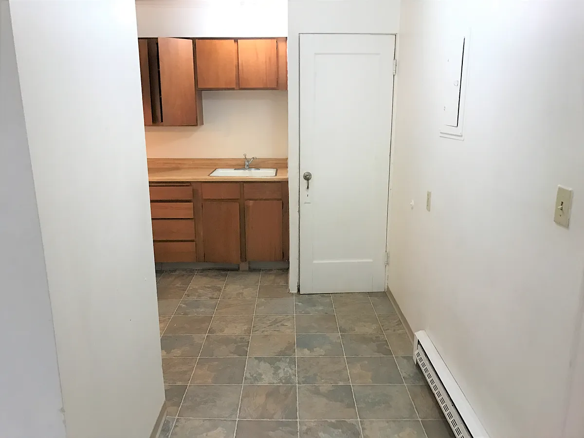 Building Photo - 650 NE 42nd St #4