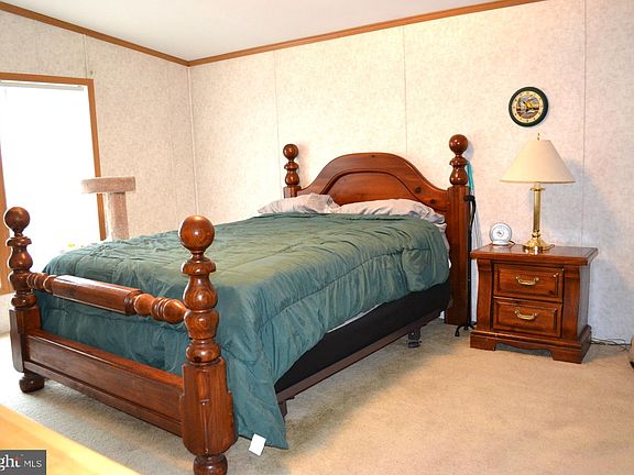 4th image of 10 Rosewood Ln