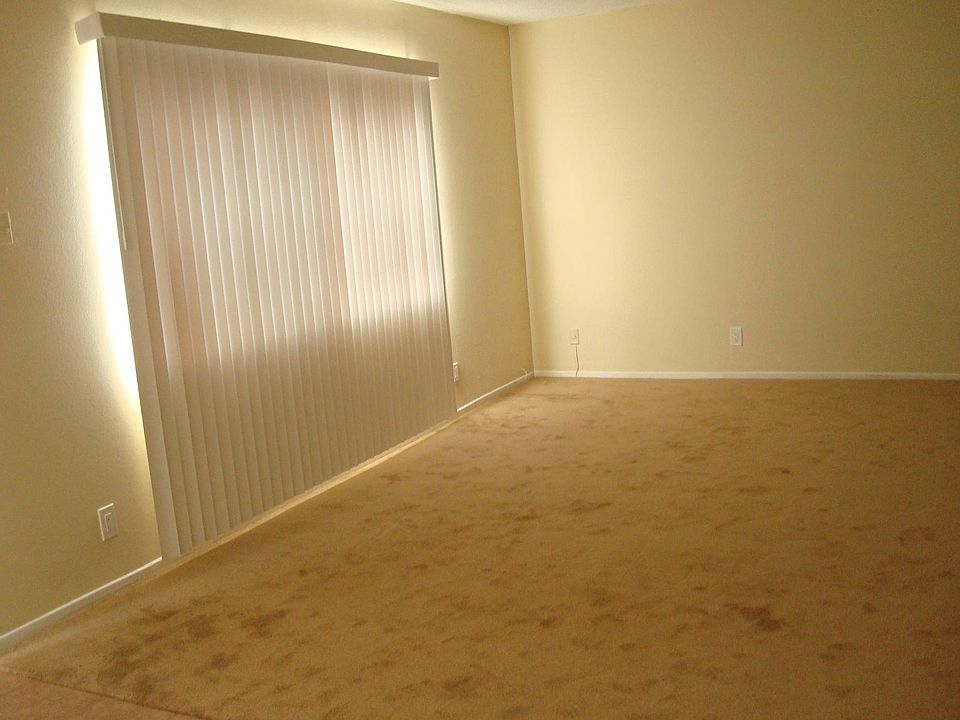2nd image of 875 Glenway Dr APT 36