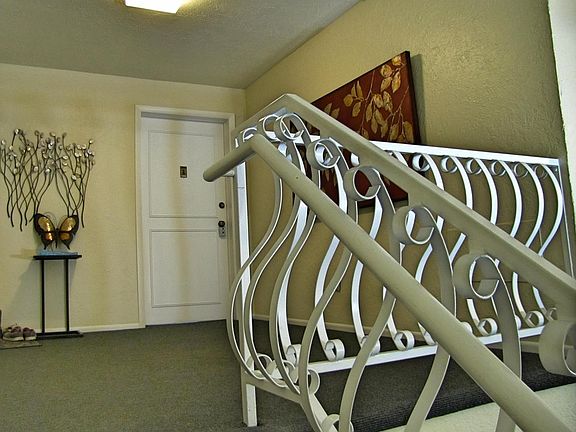 4th image of 3515 S Hillcrest Dr APT 4