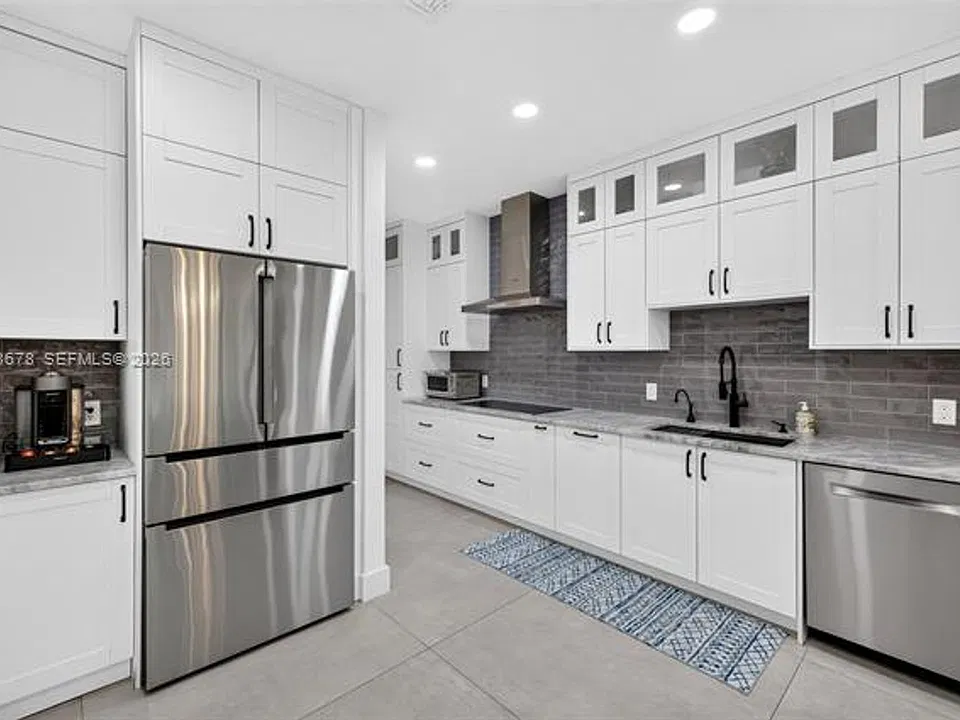 200 NE 14th Ave #Townhouse 6