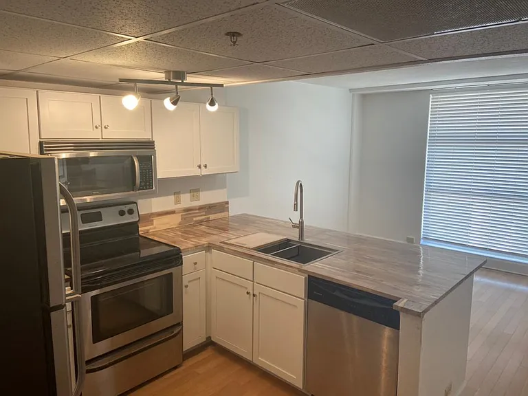 151 E Washington St #309 — Photo 1