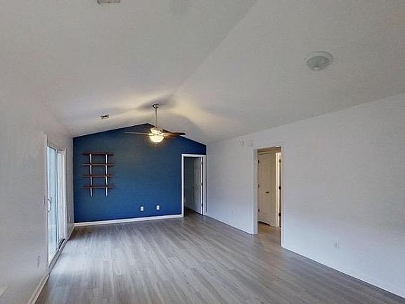 2nd image of 1113 Loman Ln