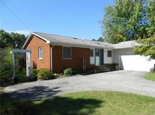 8990 Moon Rd, Saline, MI 48176