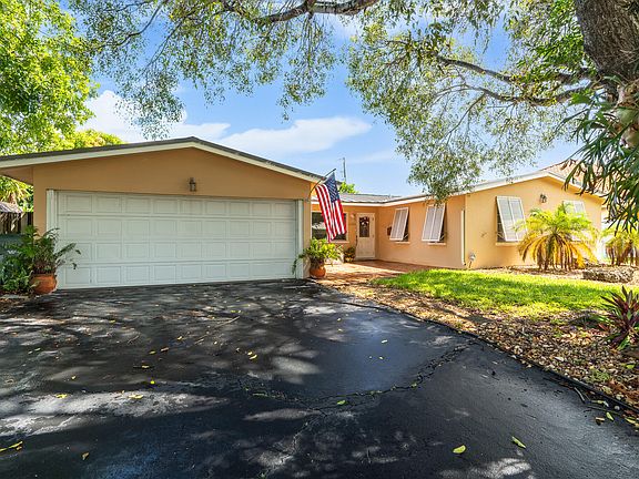 3rd image of 1601 NE 48TH Court