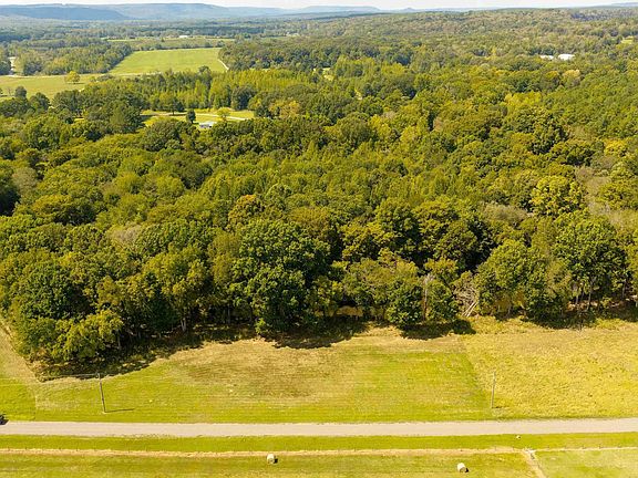 4th image of 495 Sunshine Ln