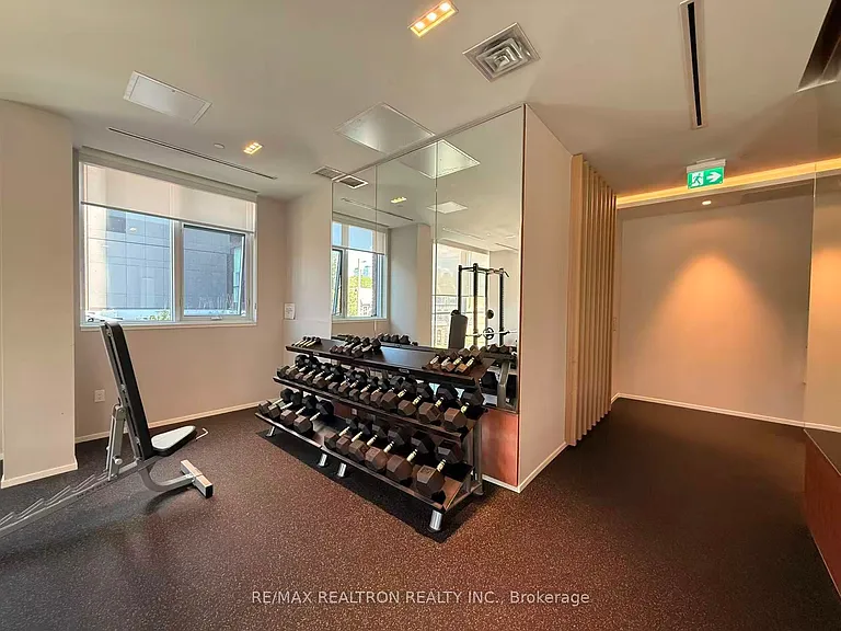 10 Oak St #2502 — Photo 22