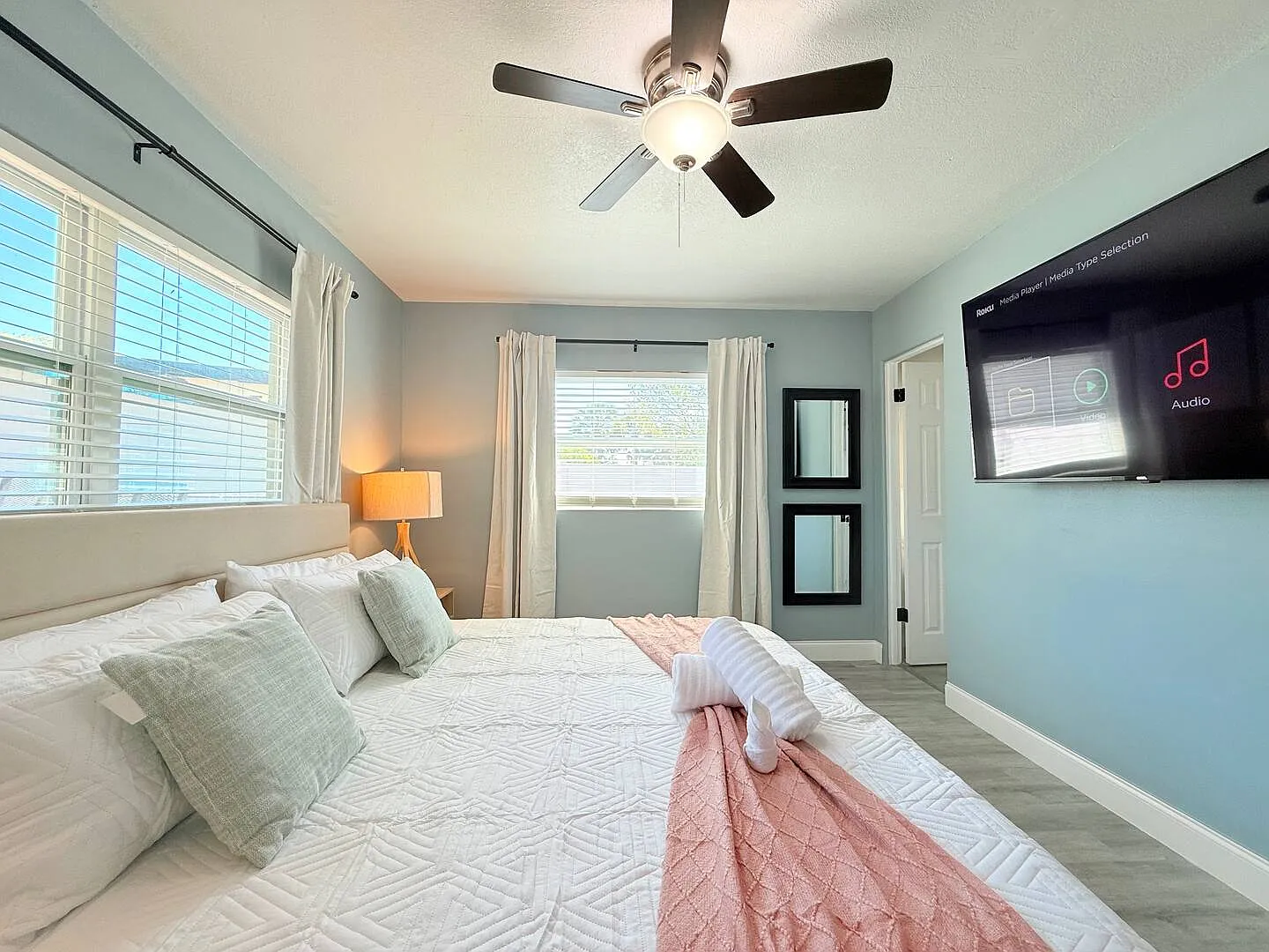 3 bed, $4,833 — Photo 4