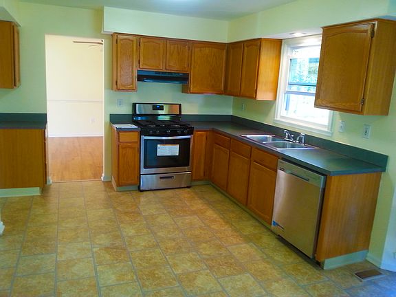 Kitchen New Stainless Appl