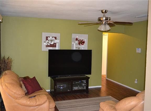 4th image of 236 Woodgrove Dr