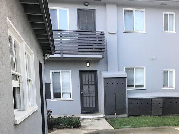 2nd image of 1100 E San Antonio Dr APT B