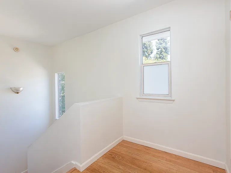 226 Dickerson Ave — Photo 14