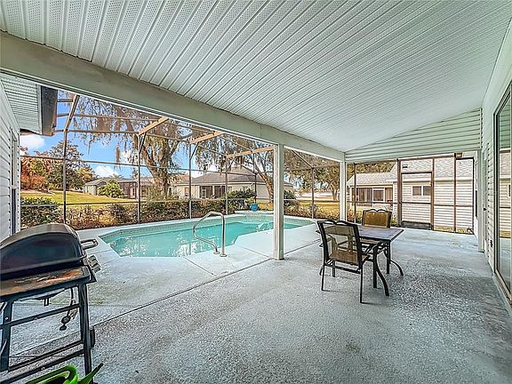 3rd image of 3850 Plantation Blvd