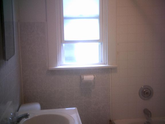 3rd image of 335 Forbes Ave