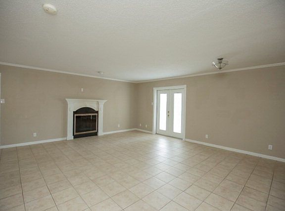 3rd image of 118 Kreekview Dr