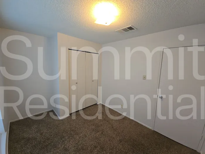 1607 Parkwood Dr — Photo 15