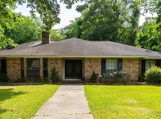 33 Little John Ln, Dayton, TX 77535