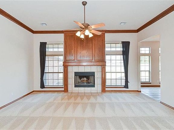 4th image of 309 Towry Dr