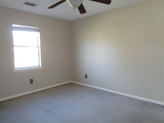 5th image of 3635 Hillway Dr