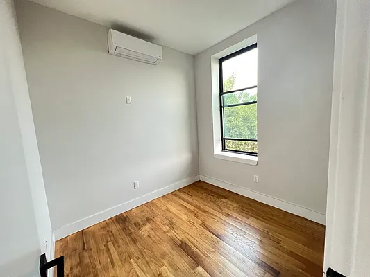 Rented by Evergreen Realty & Investments | media 9