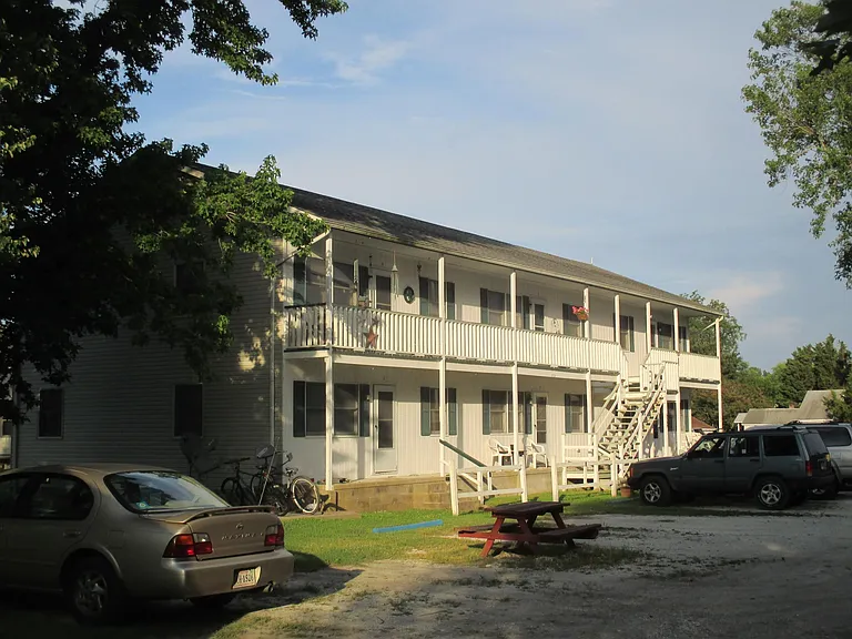 6309 Smith St #4 — Photo 1