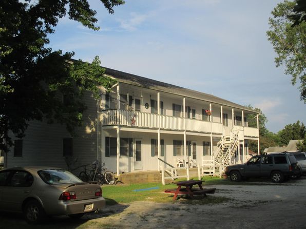 6309 Smith St #4