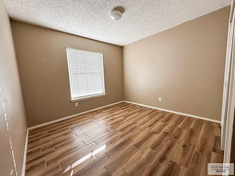 3453 Burgundy Dr — Photo 16