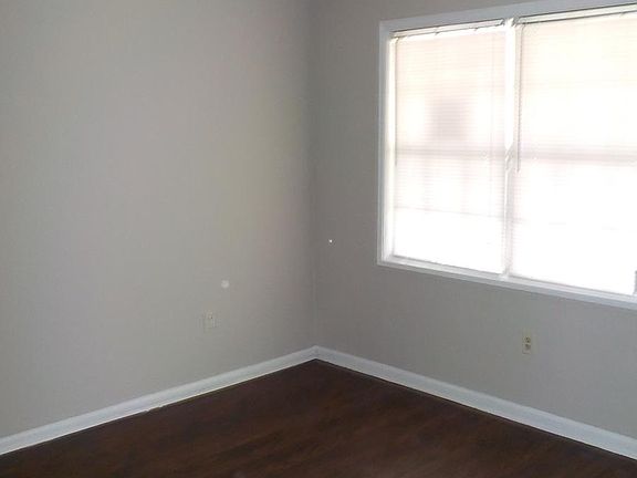 5th image of 5072 Applewood Dr