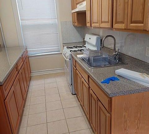 3rd image of 3210 Seymour Ave