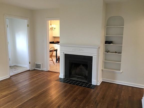 2nd image of 19343 Shoreland Ave