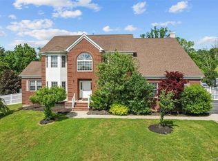 15 Danielle Dr, Goshen, NY 10924