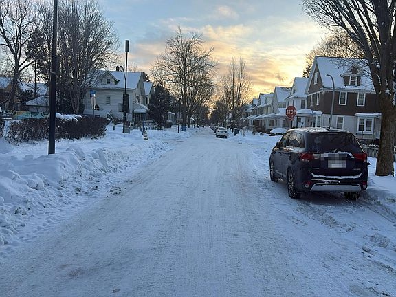 5th image of 265 Melville St