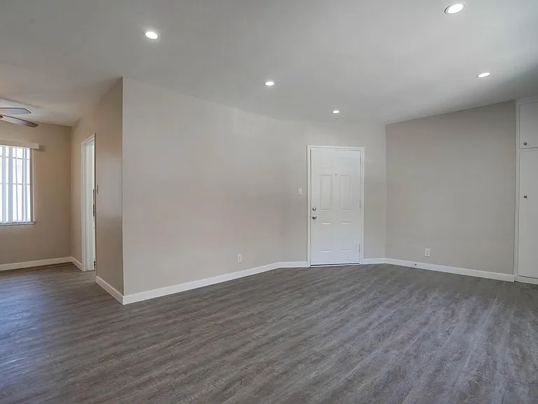 600 Kelton Ave #2 — Photo 13