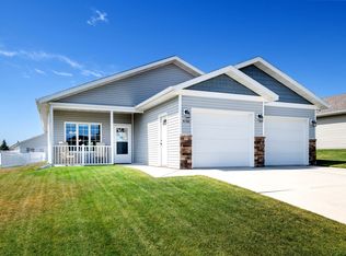 4106 Lorrain Pl, Bismarck, ND 58503