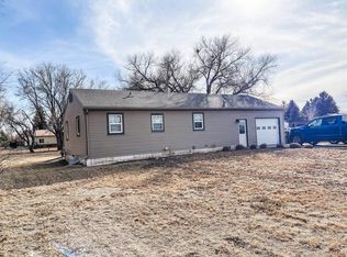 422 42nd St E, Williston, ND 58801