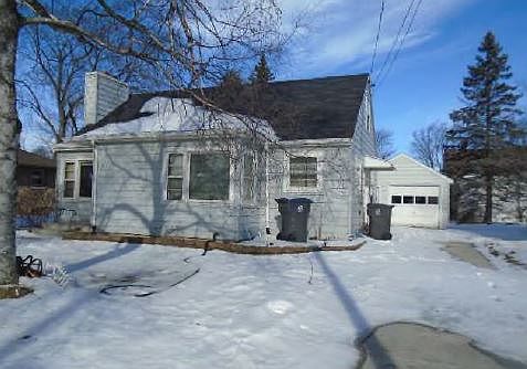 1st image of 842 Superior Ave