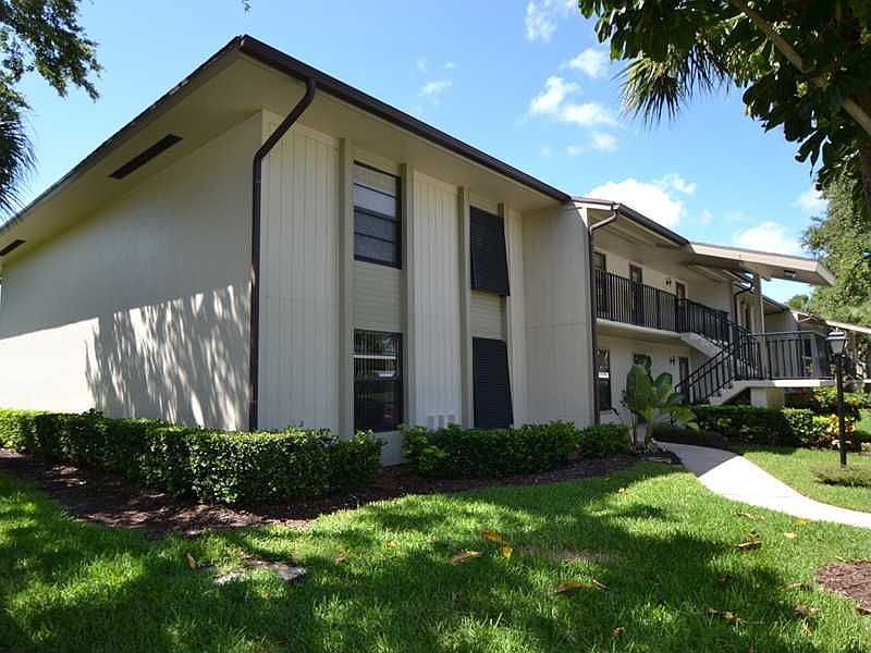 1st image of 39 Plantation Dr APT 102
