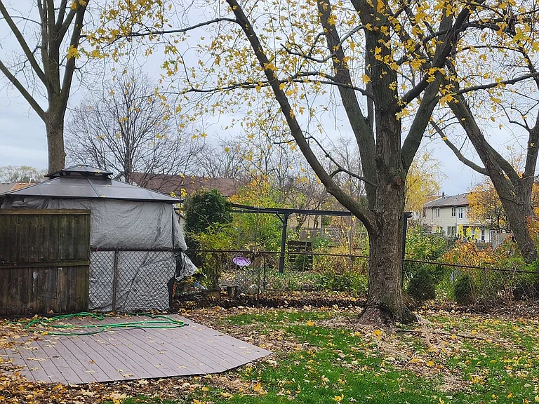209 Coral Ct — Photo 34