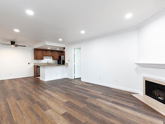 5th image of 227 Woodland Pkwy Unit 162