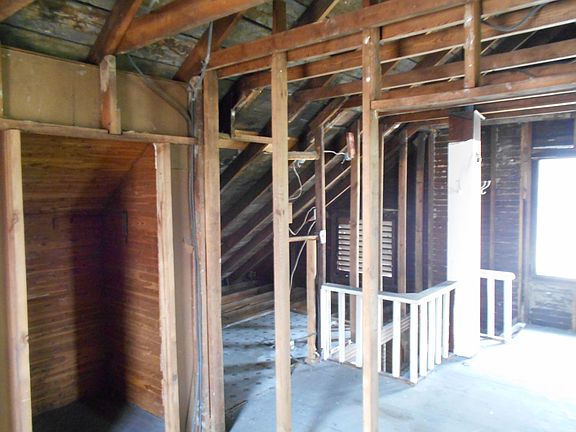 5th image of 4140 Larkwood Ave