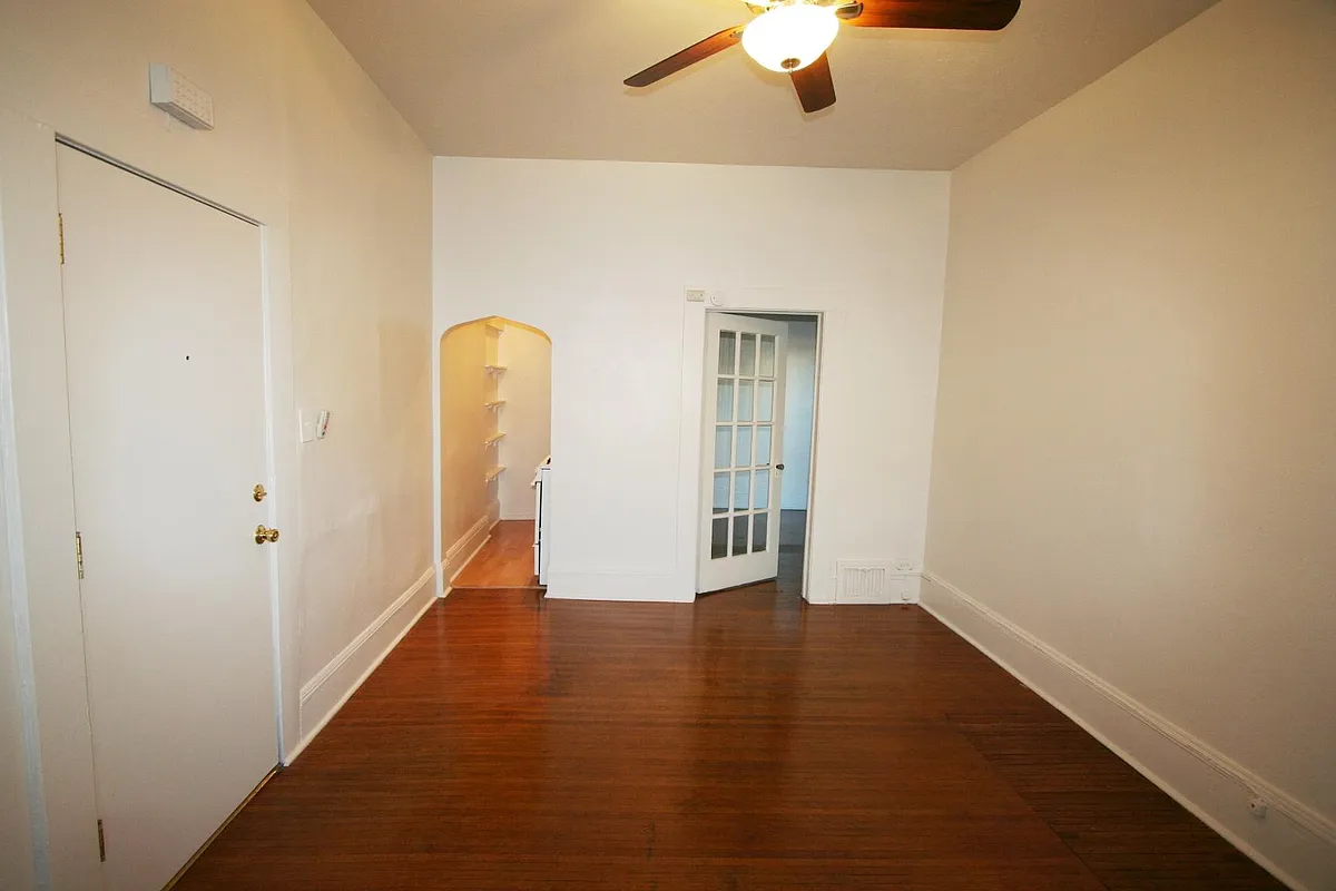 Building Photo - 1237 N Emerson St #4